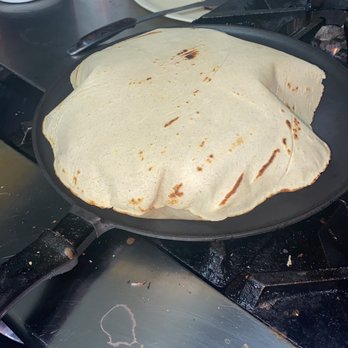 Tenochtitlan Taqueria - Una quesadilla echa a mano muy deliciosa Y rica fresca - Mexican Near Me - Bronx, New York Tenochtitlan Taqueria - Una quesadilla echa a mano muy deliciosa Y rica fresca - Mexican Near Me - Bronx, New York