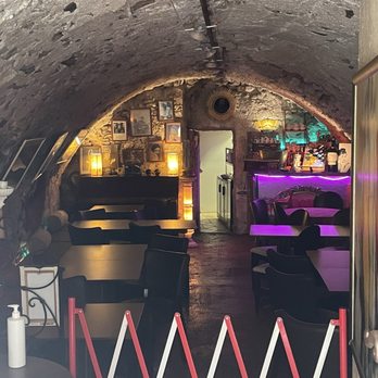La Taverne d'Antan à Eze - Restaurants Near Me - Eze, 06
