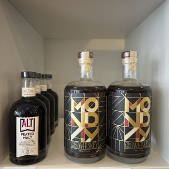 Sober Sips - Alt peated malt scotch alternative, Monday brand whiskey alternative - Beer, Wine & Spirits Near Me - Barrie, Ontario