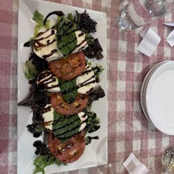 Mama Cucina - Caprese salad
