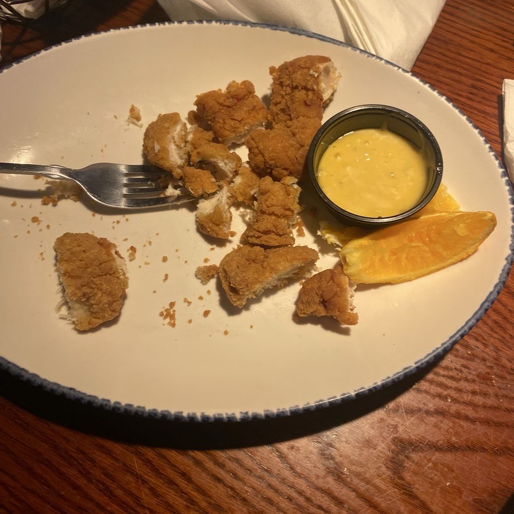 Red Lobster - Kids chicken tenders with oranges - Seafood Near Me - South Plainfield, New Jersey