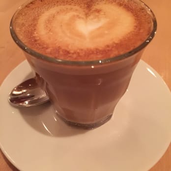 Daniels Café Cortado - Espresso mit Schokonote - Cafes Near Me - Hanover, NI