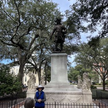 Chippewa Square - Landmarks & Historical Buildings Near Me - Savannah, Georgia Chippewa Square - Landmarks & Historical Buildings Near Me - Savannah, Georgia