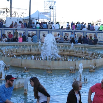 Riverwalk Outlets - Cool Fountain! - Shopping Centers Near Me - New Orleans, Louisiana