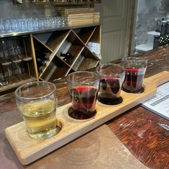 6 Mile Cellars - Wineries Near Me - Erie, Pennsylvania 6 Mile Cellars - Wineries Near Me - Erie, Pennsylvania