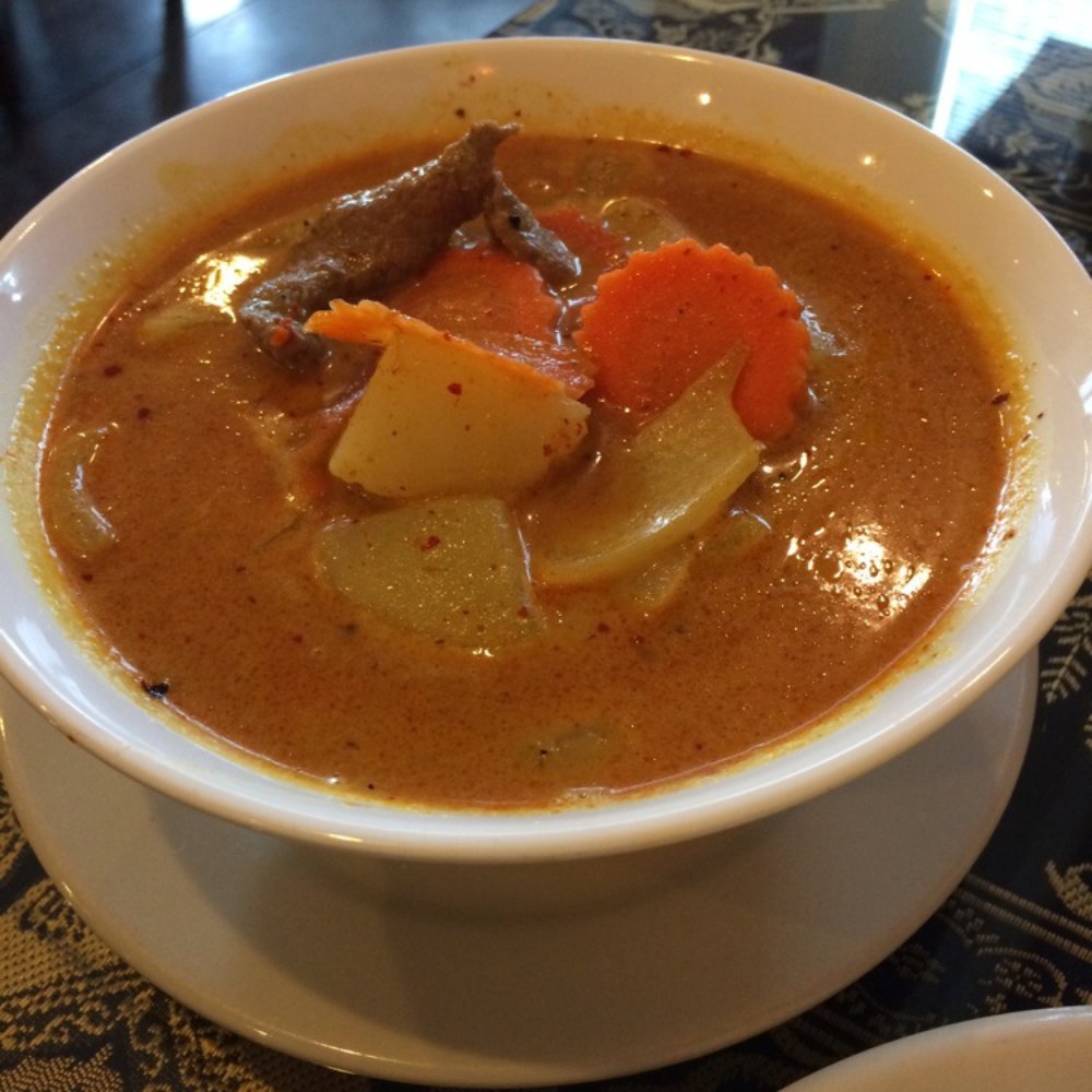 Boun Bistro - Yellow beef curry - Thai Near Me - Fort Worth, Texas