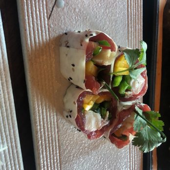 Ozumo - Lobster roll with tuna and mango - Sushi Bars Near Me - San Francisco, California Ozumo - Lobster roll with tuna and mango - Sushi Bars Near Me - San Francisco, California