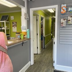 One Lucky Pup - Northlake - Check in/out counter.