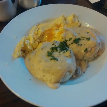 Hen House Eatery - Biscuits and Gravy! - Breakfast & Brunch Near Me - Minneapolis, Minnesota