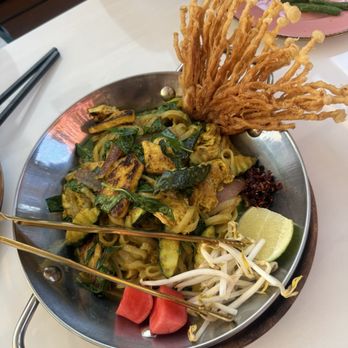 BoBo Thai - #10 Garden Party with enoki mushrooms - Thai Near Me - Los Angeles, California BoBo Thai - #10 Garden Party with enoki mushrooms - Thai Near Me - Los Angeles, California