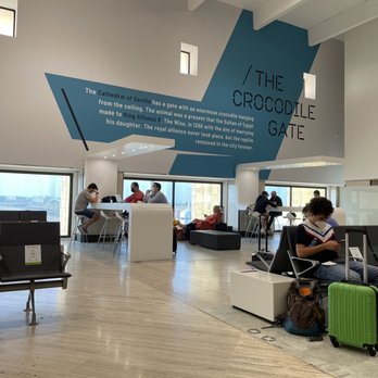 Aeropuerto de Sevilla - At the gate - Airports Near Me - Seville, SE