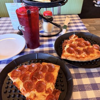 Lorenzo's Pizzeria - Pizza Near Me - Oberlin, Ohio Lorenzo's Pizzeria - Pizza Near Me - Oberlin, Ohio