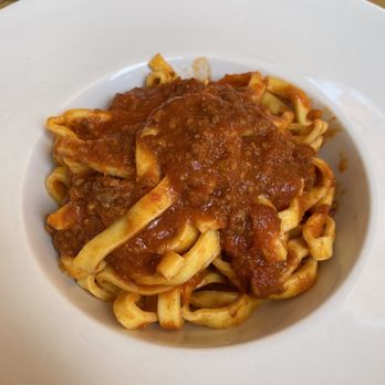 Osteria Il Riposto - Fettuccine with Ragu meat sauce - Italian Near Me - Rome, RM Osteria Il Riposto - Fettuccine with Ragu meat sauce - Italian Near Me - Rome, RM