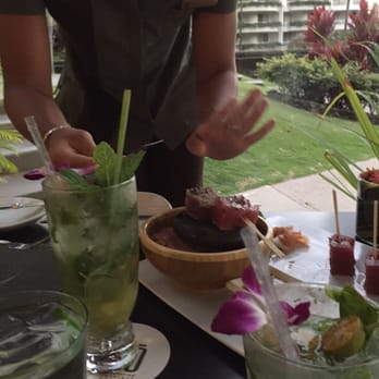 Kō - Showing us the seared ahi - Seafood Near Me - Maui, Hawaii Kō - Showing us the seared ahi - Seafood Near Me - Maui, Hawaii