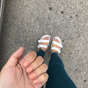 Happy Nails - Peachy shellac - Nail Salons Near Me - Cedar Rapids, Iowa