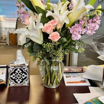 Jeannettes Flowers - I upgraded to the deluxe and it was well worth it. - Florists Near Me - Campbell, California Jeannettes Flowers - I upgraded to the deluxe and it was well worth it. - Florists Near Me - Campbell, California
