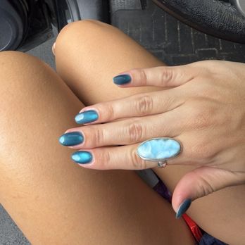 Gradient Nail - Nail Salons Near Me - Honolulu, Hawaii