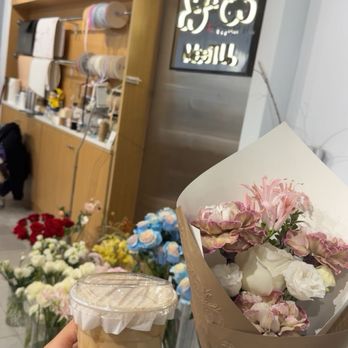 MeeTU - Florists Near Me - Highland Park, New Jersey