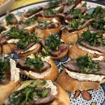 Salty Sea Kitchen Private Chef Services - Steak crostini - Personal Chefs Near Me Salty Sea Kitchen Private Chef Services - Steak crostini - Personal Chefs Near Me