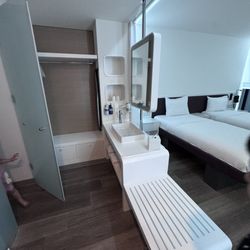 Yotel - Bathroom area