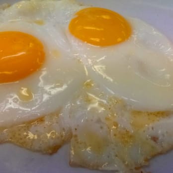 Uncle Bill's Diner - Two sunnyside up eggs with fruit - Diners Near Me - Roselle, Illinois