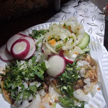 Arturo's Taco Truck - Tacos de asada y carnitas - Mexican Near Me - Pasadena, California