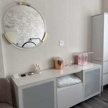 Avec Skin Studio - Skin Care Near Me - Beverly Hills, California