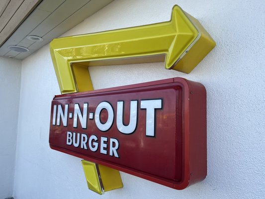 In-N-Out Burger by null