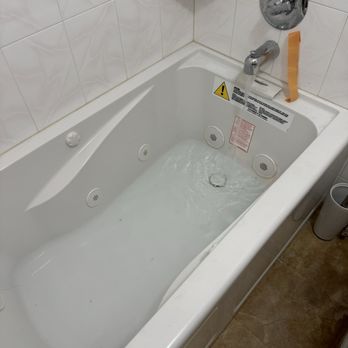 Chan Handyman - Clogged tub drain - Flooring Near Me Chan Handyman - Clogged tub drain - Flooring Near Me