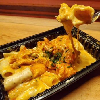 Cedar Local - Buffalo chicken mac-n-cheese was the best mac-n-cheese ive had in a long time - Cocktail Bars Near Me - New York, New York