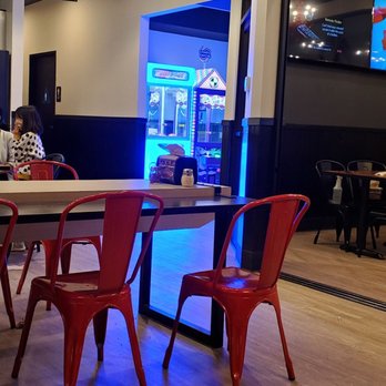 Round Table Pizza - Games for the kids! - Pizza Near Me - Patterson, California