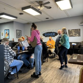 Broadway Diner - Dining room - American Near Me - Fortville, Indiana