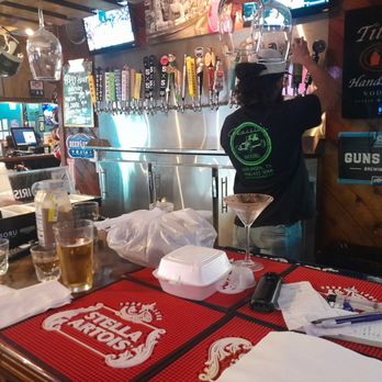 Classic's Bar & Grill - Bar - American Near Me - Harlingen, Texas