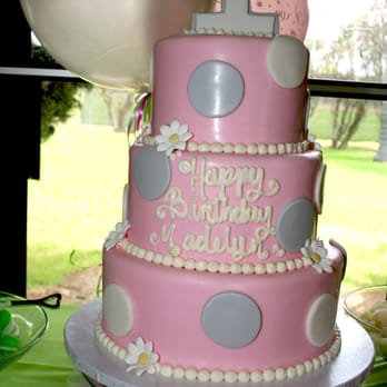 Bread Basket Cake Company - 3 tiers. Roughly $450 for cake ($5.75/person + design fee + tax). - Delis Near Me - Camarillo, California Bread Basket Cake Company - 3 tiers. Roughly $450 for cake ($5.75/person + design fee + tax). - Delis Near Me - Camarillo, California