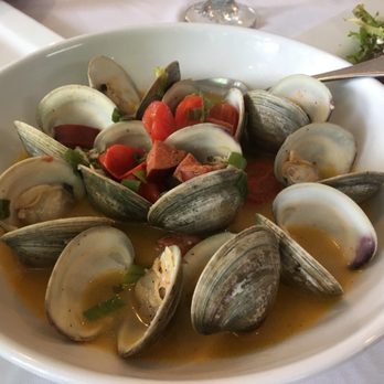 Rosso Vino - Chorizo e Vongole - Italian Near Me - Branford, Connecticut
