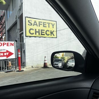 Great People Auto - This is facing west from Queen street. - Auto Repair Near Me - Honolulu, Hawaii