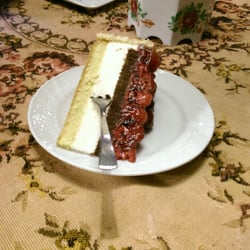 Esenser-Stadt-Schkür - Himbeer-Sahne-Torte