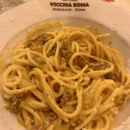 Carbonara. Looked prettier before I dug into it. Delicious.