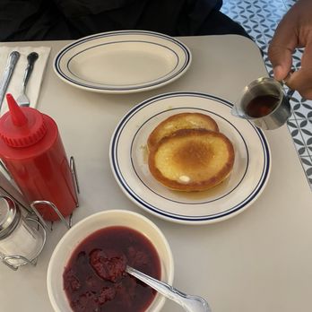 Susie's Rise & Dine - Pancakes - Diners Near Me - Toronto, Ontario Susie's Rise & Dine - Pancakes - Diners Near Me - Toronto, Ontario