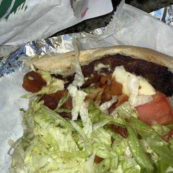 Big Daddy’s 2 - Supposedly 8oz of ribeye, sirloin and chuck beef. More like 4oz of garbage. - Pizza Near Me - Arlington, Massachusetts