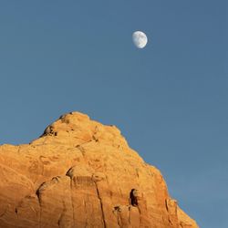Lake Powell Resort and Marinas - Spectacular moon shot at dusk