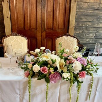 Sage Fine Flowers - Sweetheart Table Arrangement - Floral Designers Near Me - North Richland Hills, Texas