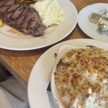 Jack's Restaurant & Bar - Steak with mash potatoes and veggies and Mac and Cheese - Breakfast & Brunch Near Me - Newark, California