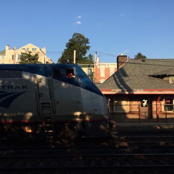 Irvington Metro North Station - An Amtrak train heading back south to Penn Station. (9/9/2017) - Train Stations Near Me - Irvington, New York Irvington Metro North Station - An Amtrak train heading back south to Penn Station. (9/9/2017) - Train Stations Near Me - Irvington, New York