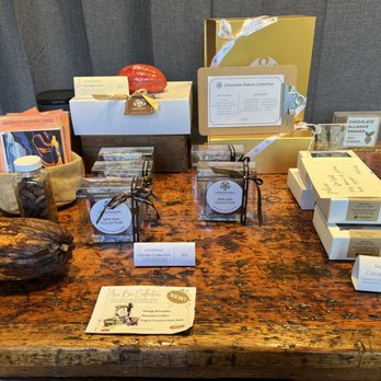 Lonohana Tasting Bar - Chocolatiers & Shops Near Me - Honolulu, Hawaii Lonohana Tasting Bar - Chocolatiers & Shops Near Me - Honolulu, Hawaii
