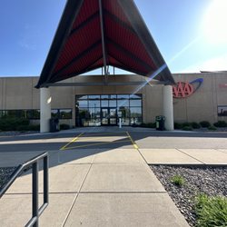 AAA Minneapolis - St. Louis Park - Entrance
