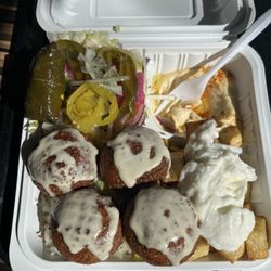 Shawarma Garden - Falafel, schwarmas, baklava, poutine.