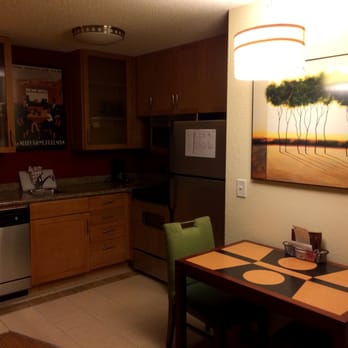 Residence Inn Florence - Hotel kitchen area in Florence, SC - Hotels Near Me - Florence, South Carolina Residence Inn Florence - Hotel kitchen area in Florence, SC - Hotels Near Me - Florence, South Carolina