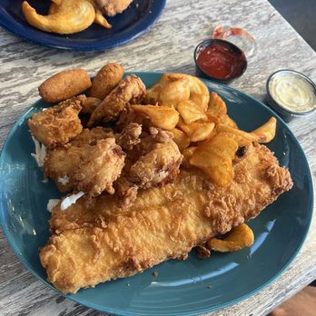 LakeHouse Restaurant - New American Near Me - Lake Lure, North Carolina
