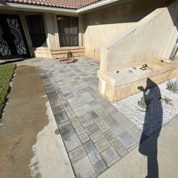 Bill's Landscaping - Courtyard patio that was dirt and sand before - Landscaping Near Me - Lancaster, California Bill's Landscaping - Courtyard patio that was dirt and sand before - Landscaping Near Me - Lancaster, California